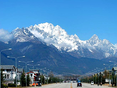 玉龙雪山-全景.jpg